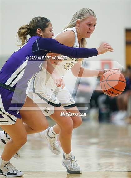 Thumbnail 2 in Ben Davis vs. Mt. Vernon (IHSAA 4A Regional Semifinal) photogallery.