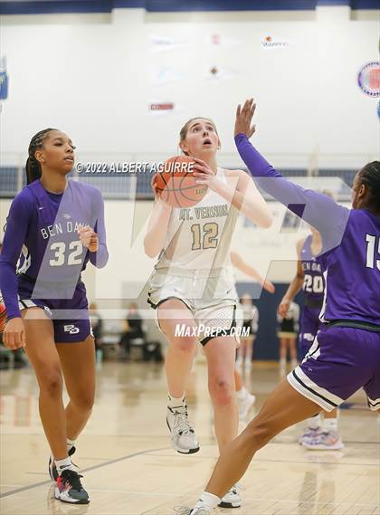 Thumbnail 2 in Ben Davis vs. Mt. Vernon (IHSAA 4A Regional Semifinal) photogallery.