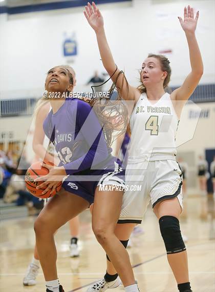 Thumbnail 1 in Ben Davis vs. Mt. Vernon (IHSAA 4A Regional Semifinal) photogallery.