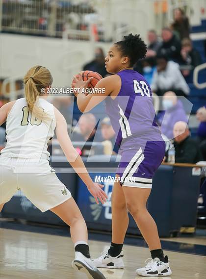 Thumbnail 1 in Ben Davis vs. Mt. Vernon (IHSAA 4A Regional Semifinal) photogallery.