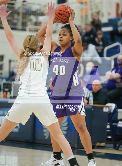 Thumbnail 2 in Ben Davis vs. Mt. Vernon (IHSAA 4A Regional Semifinal) photogallery.