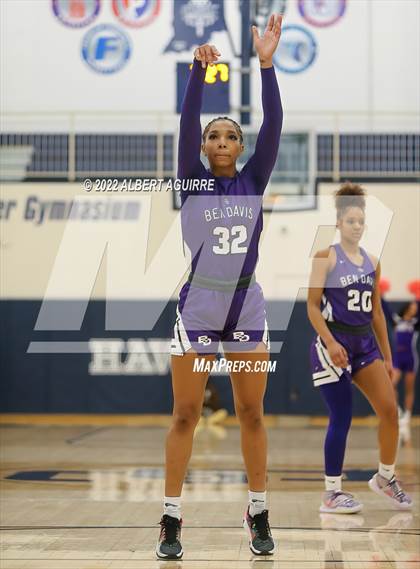 Thumbnail 1 in Ben Davis vs. Mt. Vernon (IHSAA 4A Regional Semifinal) photogallery.