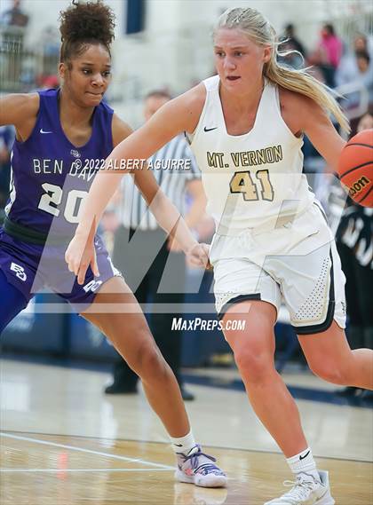 Thumbnail 1 in Ben Davis vs. Mt. Vernon (IHSAA 4A Regional Semifinal) photogallery.