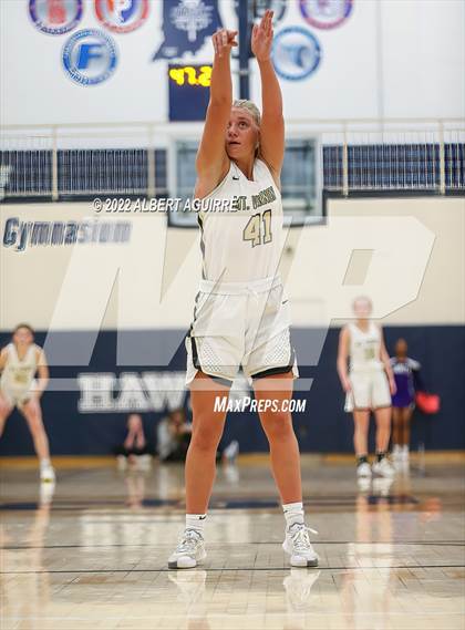 Thumbnail 2 in Ben Davis vs. Mt. Vernon (IHSAA 4A Regional Semifinal) photogallery.
