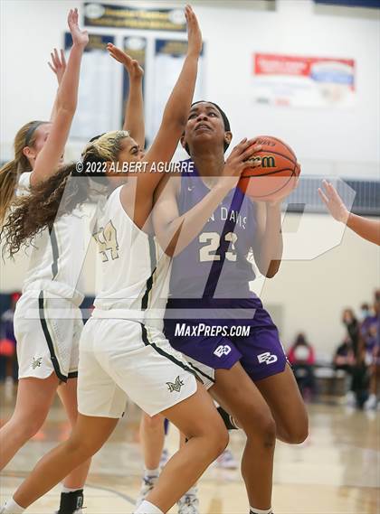 Thumbnail 2 in Ben Davis vs. Mt. Vernon (IHSAA 4A Regional Semifinal) photogallery.