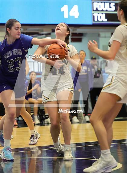 Thumbnail 2 in Hendrick Hudson vs Pelham Memorial (NYSPHSAA Section 1 Class A Semifinal) photogallery.
