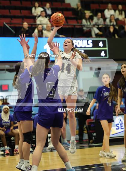 Thumbnail 2 in Hendrick Hudson vs Pelham Memorial (NYSPHSAA Section 1 Class A Semifinal) photogallery.