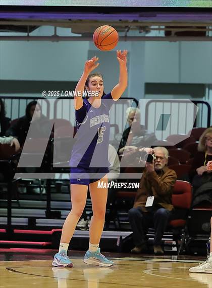 Thumbnail 3 in Hendrick Hudson vs Pelham Memorial (NYSPHSAA Section 1 Class A Semifinal) photogallery.