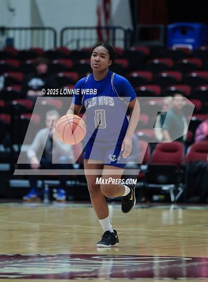 Thumbnail 2 in Hendrick Hudson vs Pelham Memorial (NYSPHSAA Section 1 Class A Semifinal) photogallery.