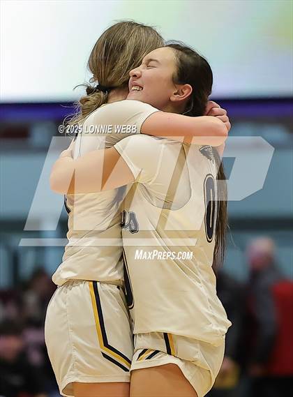 Thumbnail 2 in Hendrick Hudson vs Pelham Memorial (NYSPHSAA Section 1 Class A Semifinal) photogallery.
