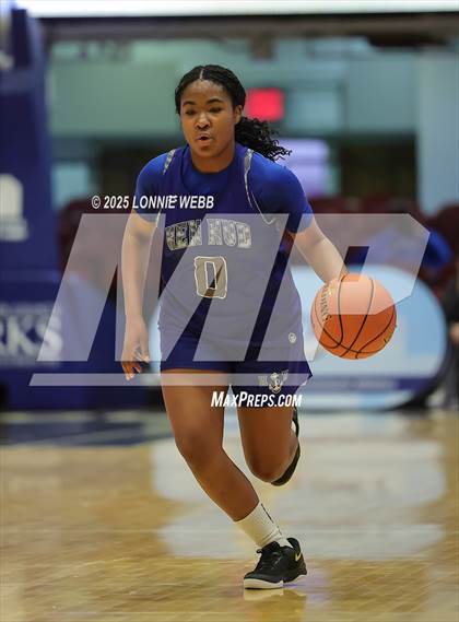 Thumbnail 2 in Hendrick Hudson vs Pelham Memorial (NYSPHSAA Section 1 Class A Semifinal) photogallery.