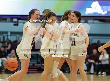 Thumbnail 2 in Hendrick Hudson vs Pelham Memorial (NYSPHSAA Section 1 Class A Semifinal) photogallery.
