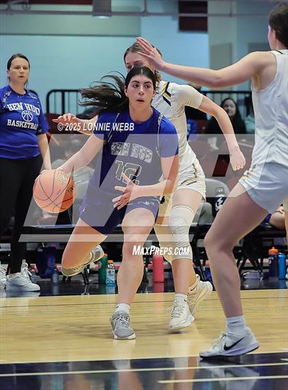 Thumbnail 2 in Hendrick Hudson vs Pelham Memorial (NYSPHSAA Section 1 Class A Semifinal) photogallery.