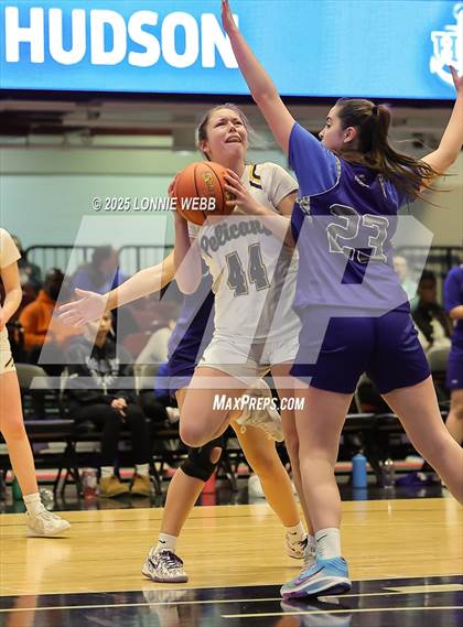 Thumbnail 2 in Hendrick Hudson vs Pelham Memorial (NYSPHSAA Section 1 Class A Semifinal) photogallery.