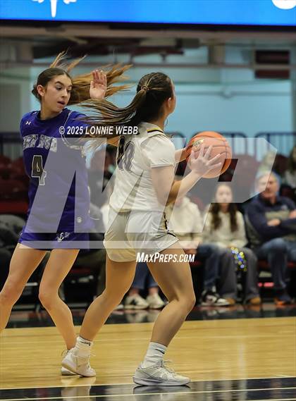 Thumbnail 1 in Hendrick Hudson vs Pelham Memorial (NYSPHSAA Section 1 Class A Semifinal) photogallery.