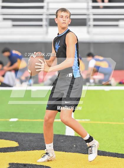 Thumbnail 2 in Deer Valley vs. La Joya Community (Goldwater 7 on 7 Tournament) photogallery.