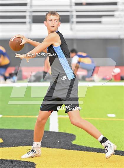 Thumbnail 3 in Deer Valley vs. La Joya Community (Goldwater 7 on 7 Tournament) photogallery.