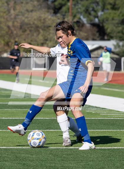 Thumbnail 2 in Alamo Heights vs Flour Bluff (Alamo Heights Invitational) photogallery.