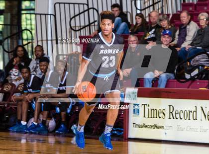 Thumbnail 3 in Romeo Young Men's Innovation Prep Academy vs. Bellevue (Fantasy of Lights) photogallery.