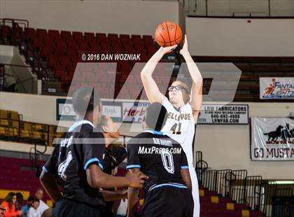 Thumbnail 3 in Romeo Young Men's Innovation Prep Academy vs. Bellevue (Fantasy of Lights) photogallery.