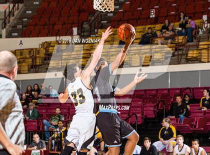 Thumbnail 2 in Romeo Young Men's Innovation Prep Academy vs. Bellevue (Fantasy of Lights) photogallery.
