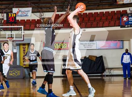 Thumbnail 3 in Romeo Young Men's Innovation Prep Academy vs. Bellevue (Fantasy of Lights) photogallery.