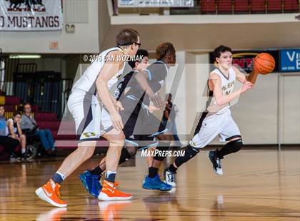 Thumbnail 1 in Romeo Young Men's Innovation Prep Academy vs. Bellevue (Fantasy of Lights) photogallery.