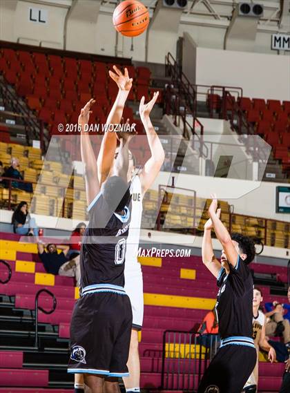 Thumbnail 2 in Romeo Young Men's Innovation Prep Academy vs. Bellevue (Fantasy of Lights) photogallery.