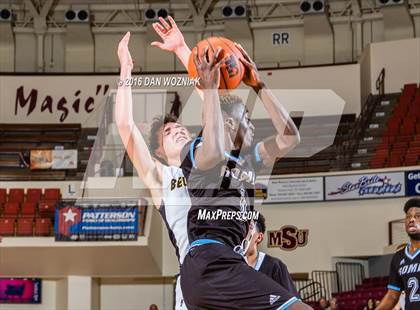 Thumbnail 3 in Romeo Young Men's Innovation Prep Academy vs. Bellevue (Fantasy of Lights) photogallery.