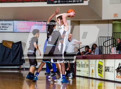 Thumbnail 2 in Romeo Young Men's Innovation Prep Academy vs. Bellevue (Fantasy of Lights) photogallery.