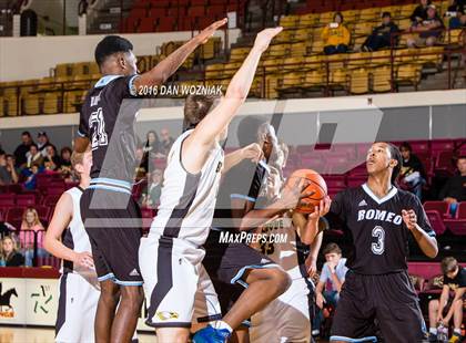 Thumbnail 1 in Romeo Young Men's Innovation Prep Academy vs. Bellevue (Fantasy of Lights) photogallery.