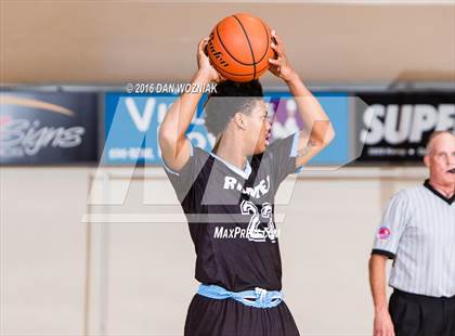 Thumbnail 3 in Romeo Young Men's Innovation Prep Academy vs. Bellevue (Fantasy of Lights) photogallery.
