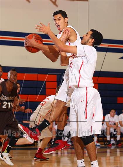 Thumbnail 2 in Cleveland vs. Kennedy (Chaminade Christmas Classic) photogallery.