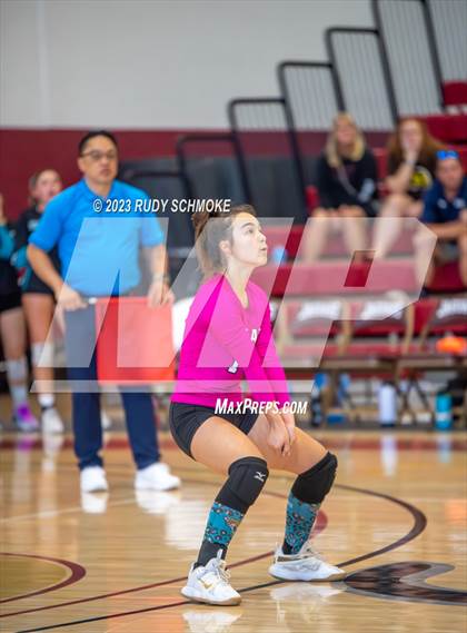 Thumbnail 2 in Oceanside vs. Valley Center (CIF SDS D4 finals) photogallery.