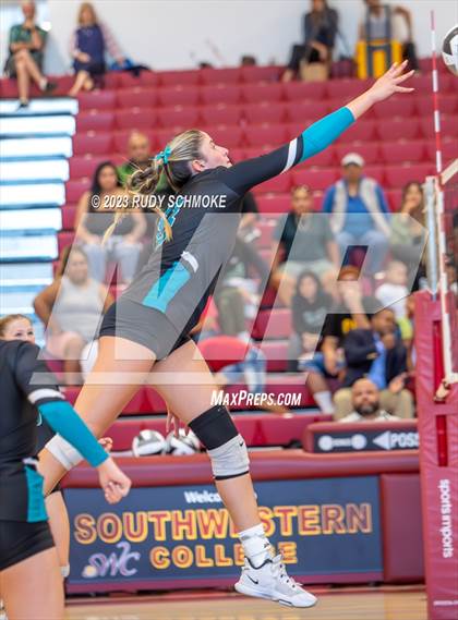 Thumbnail 2 in Oceanside vs. Valley Center (CIF SDS D4 finals) photogallery.