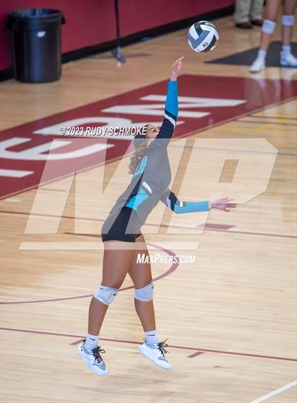 Thumbnail 1 in Oceanside vs. Valley Center (CIF SDS D4 finals) photogallery.