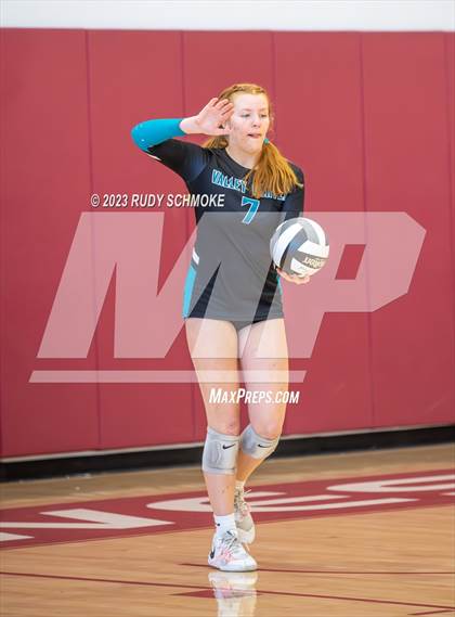 Thumbnail 2 in Oceanside vs. Valley Center (CIF SDS D4 finals) photogallery.
