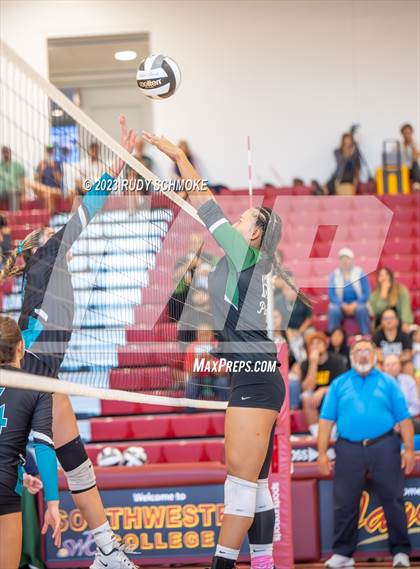 Thumbnail 1 in Oceanside vs. Valley Center (CIF SDS D4 finals) photogallery.