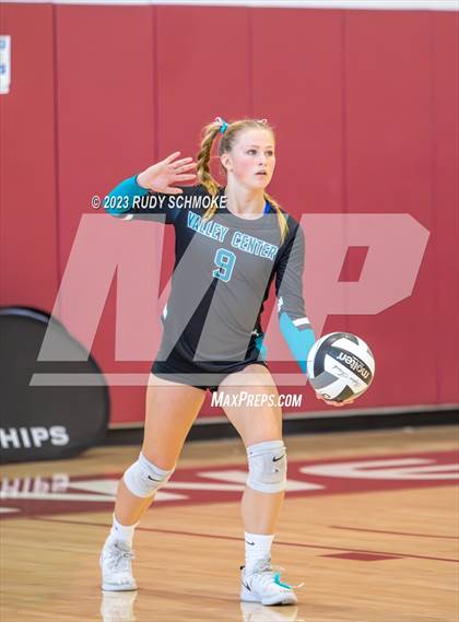 Thumbnail 3 in Oceanside vs. Valley Center (CIF SDS D4 finals) photogallery.