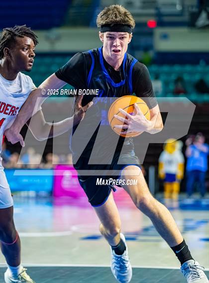 Thumbnail 2 in Greenville vs Fort Mill (SCHSL 5A Div 2 Semifinal) photogallery.