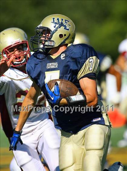 Thumbnail 3 in Central Catholic vs. Cardinal Newman (Battle at the Capital) photogallery.