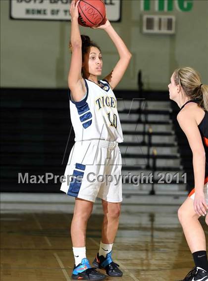 Thumbnail 2 in Vacaville vs. Inderkum (Ram Jam) photogallery.