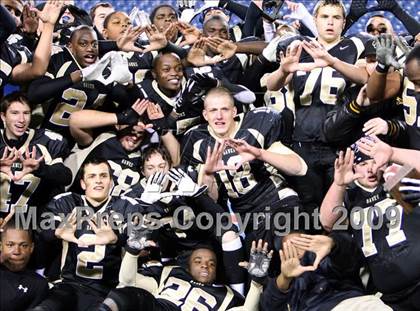 Thumbnail 1 in St. Mary's vs. Cardinal O'Hara (Monsignor Martin A Championship) photogallery.