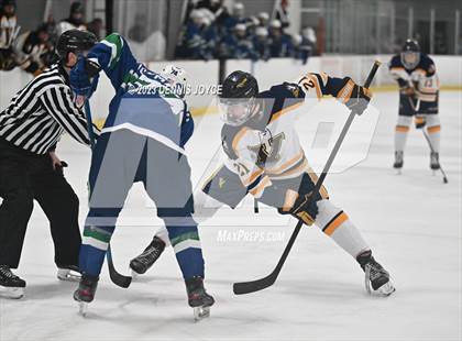 Thumbnail 2 in Batavia Notre Dame at Victor (NYSPHAA Section V Class A Semifinals) photogallery.