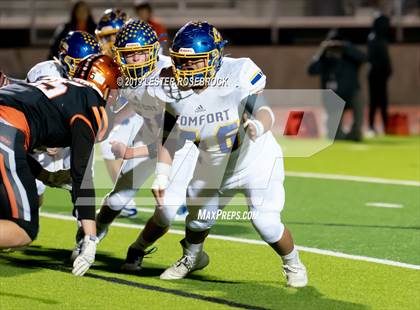 Thumbnail 3 in Comfort vs Schulenburg (UIL Bi-District Playoffs) photogallery.
