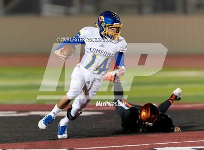 Thumbnail 3 in Comfort vs Schulenburg (UIL Bi-District Playoffs) photogallery.
