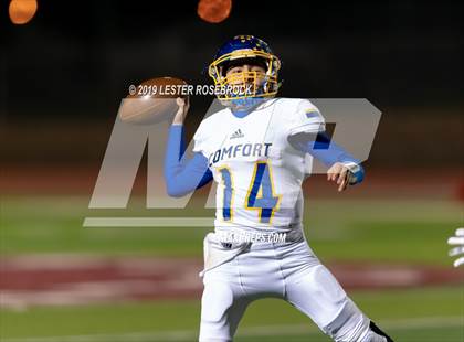 Thumbnail 1 in Comfort vs Schulenburg (UIL Bi-District Playoffs) photogallery.