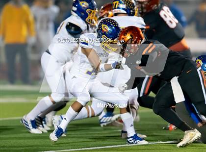 Thumbnail 1 in Comfort vs Schulenburg (UIL Bi-District Playoffs) photogallery.