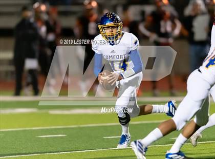 Thumbnail 1 in Comfort vs Schulenburg (UIL Bi-District Playoffs) photogallery.