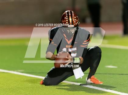 Thumbnail 1 in Comfort vs Schulenburg (UIL Bi-District Playoffs) photogallery.